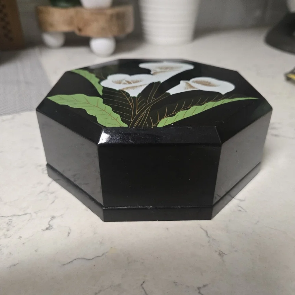 Vtg Trio of Lacquer Ware Nesting Trinket Boxes Hand Painted Calla Lilies Japan